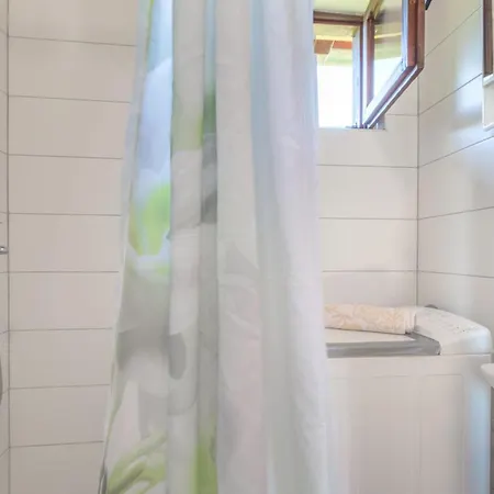 דירה In With Kitchen